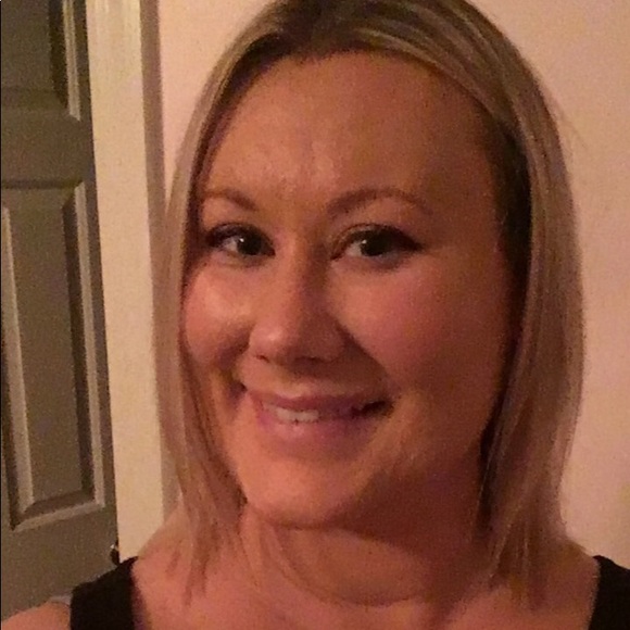 Meet your Posher, Laura - Picture 2 of 7